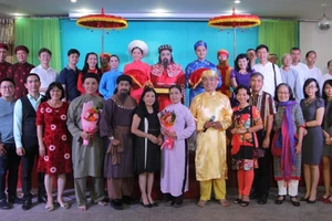 Diễn giả Hồ Nhựt Quang kể chuyện 'Chữ hiếu xưa và nay'