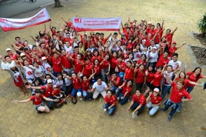 Home Credit: Đi bộ vì nạn nhân chất độc da cam