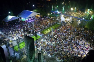 Lễ hội bia Sư Tử Trắng: Nâng ly vì chí lớn