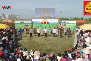 Cảnh nghèo khổ của người đàn ông với bốn đứa con nhỏ 