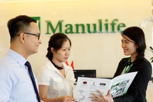 Manulife trả thêm tiền lãi 58 tỷ đồng cho khách hàng