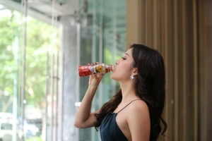 Huyền My khoe vẻ tươi tắn trong phần thi áo tắm