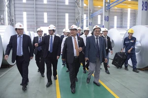 Không cần đi xa, mua tôn thép Hoa Sen ngay tại nhà