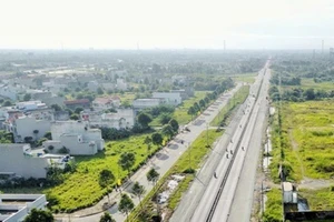 Chen chân đặt mua dự án sổ đỏ giá chỉ 390 triệu/nền 