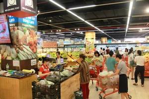Sáu quả trứng gà giá 1.000 đồng tại LOTTE Mart