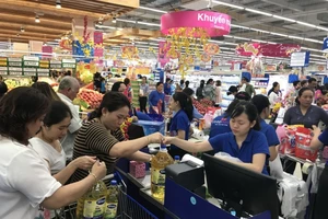 Co.opmart tăng giờ hoạt động phục vụ Tết ​