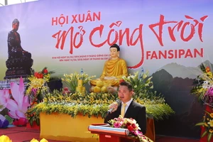 Hội xuân mở cổng trời Fansipan