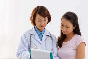 Vinamilk: Khám sức khỏe miễn phí cho khách hàng nữ 