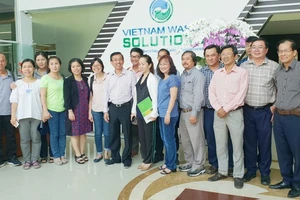 32 bác sĩ chuyên khoa quản lý y tế thăm Đa Phước