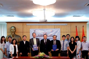 FrieslandCampina Việt Nam ký hợp tác với Bộ TN&MT