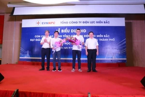 Quán quân Olympia 2018 là con thợ điện