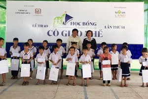 Học bổng Cô Giáo Nhế - 14 năm nâng bước em đến trường