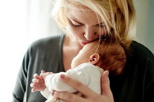 Cho con trải nghiệm 'lần đầu vô giá' từ hệ miễn dịch​