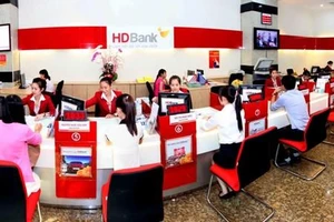 Khách hàng HDBank trúng thưởng một ký vàng