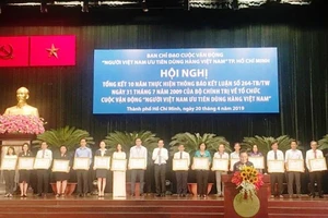 Hỗ trợ hàng Việt, VinCommerce nhận bằng khen từ TP.HCM 