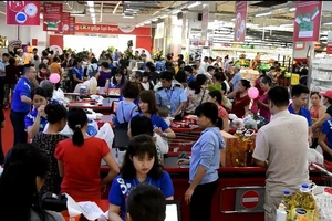 Co.opmart tại Hà Nội thu hút hàng trăm ngàn lượt khách mua sắm