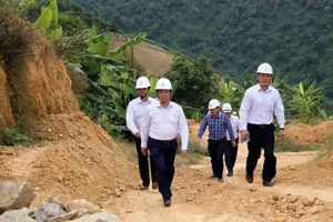 Truyền tải điện Tây Bắc 2 vượt khó, vận hành an toàn 