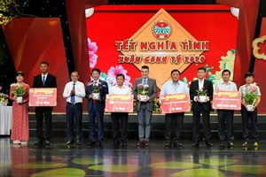 Sovico Group: 3 tỉ đồng chăm lo tết cho nông dân nghèo 