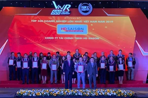 HD SAISON được vinh danh 3 danh hiệu uy tín