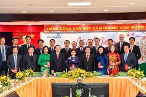 Thường trực Ban Bí thư chúc tết Vietcombank