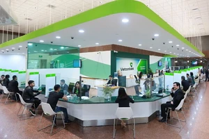 Vietcombank miễn phí chuyển tiền ủng hộ chống dịch COVID-19