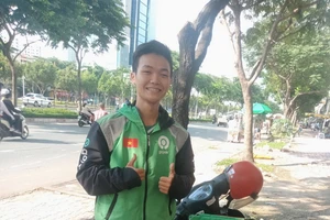 Chuyện anh tài xế công nghệ dốc sạch túi giúp khách hàng