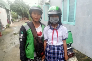 Chuyện nữ tài xế vất vả mưu sinh mà vẫn mê làm từ thiện