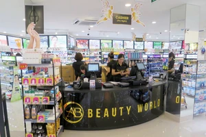 Nhận quà ‘ngầu’, mua mỹ phẩm xịn giá 7.000 đồng