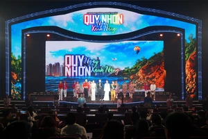 Sức sống mạnh mẽ Quy Nhơn ngày xanh nắng