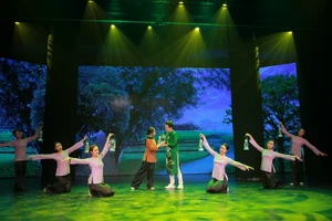 Điều thú vị về Dr Thanh trong đêm nhạc ‘Ơn đức sinh thành' 