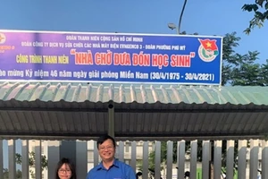 EPS bàn giao công trình thanh niên nhà chờ đưa đón học sinh