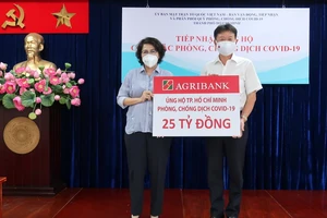 Agribank ủng hộ TP.HCM 25 tỉ đồng phòng, chống dịch COVID-19