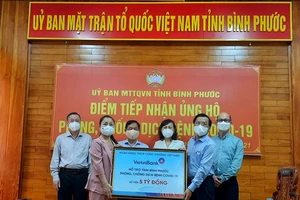 VietinBank ủng hộ Bình Phước 5 tỉ đồng phòng, chống dịch COVID-19