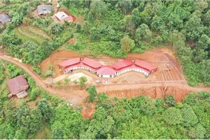 Ngôi trường mái đỏ giữa núi rừng Nậm Pan