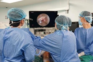 Vinmec tái tạo chính xác dây chằng chéo trước khớp gối