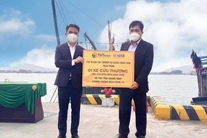 T&T Group và SHB tặng xe cứu thương hỗ trợ Quảng Trị, Quảng Bình chống dịch