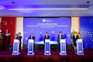 EVNNPC ra mắt sản phẩm chuyển đổi số về kinh doanh và dịch vụ khách hàng