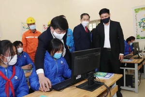 EVNNPC thắp sáng ước mơ cho học sinh nghèo vùng cao