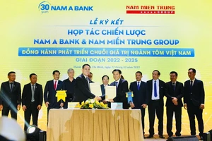 Nam A Bank hợp tác phát triển chuỗi giá trị ngành tôm Việt Nam