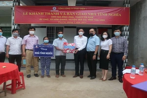 EVNGENCO1 trao tặng hai nhà tình nghĩa tại Trà Vinh