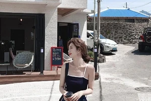 Cách phối áo croptop cực xinh cho nàng