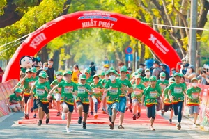 3.000 thiếu nhi tham gia đồng diễn Flashmob ghi nhận kỷ lục Việt Nam 