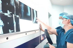 Sau 26 năm, cánh tay biến dạng lần đầu được hồi phục nhờ công nghệ 3D 