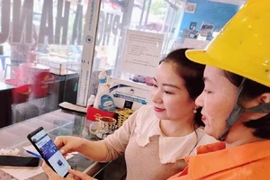 EVNNPC: Số hóa hợp đồng mua bán điện mang lại thuận tiện cho khách hàng