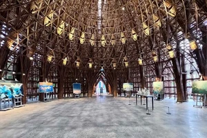 VCCA tổ chức trưng bày nghệ thuật ‘Lễ hội sắc màu của biển’ tại Grand World Phú Quốc