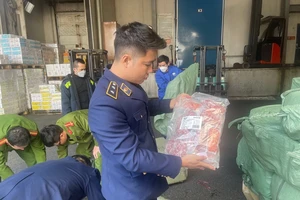 Hà Nội, Quảng Ninh liên tục phát hiện nhiều lô thực phẩm ‘có vấn đề’ 