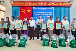 HDBank tặng 30 căn nhà Đại đoàn kết cho tỉnh Tiền Giang 