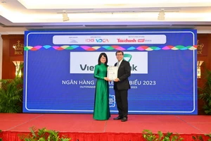 Vietcombank nhận 3 giải thưởng lớn tại Ngân hàng bán lẻ Việt Nam 2023 