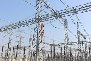 Video: EVNNPT giữ mạch điện ổn định mùa nắng nóng