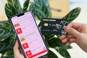 ‘Sắm’ bí quyết chi tiêu từ thẻ tín dụng